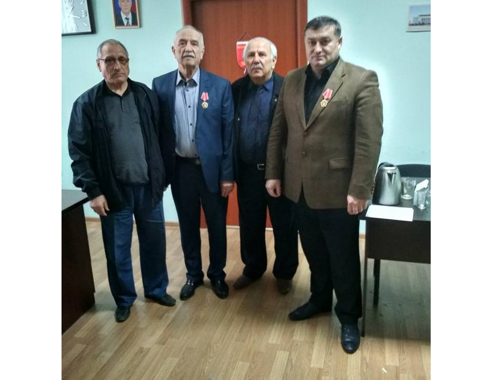 Вручение почетных медалей